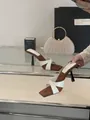 Élégantes mules à bout carré et talons aiguilles avec brides blanches croisées - Blanc