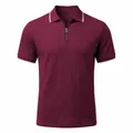 Détail d'un polo pour hommes bordeaux avec fermeture éclair et texture jacquard - Bordeaux