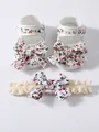 Set aus geblümten Babyschuhen für Mädchen und passendem Stirnband mit weicher Sohle - Größe 11 Innenlänge 105 Cm / Schuhe und Stirnband Set (26-011-12) / Rot-Grünes Blumenmuster