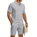 Vue détaillée de l'ensemble polo et short gris gaufré pour homme avec cordon - Gris clair