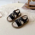Stylish girls' black Roman sandals featuring soft beige soles and crossover straps for summer - Size 21: 13.5cm / Black