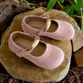 Eleganti scarpe Mary Jane in camoscio rosa per bambine con cinturino metallico dorato - Rosa