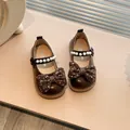 Zapatos de princesa Mary Jane marrones para niña con lazo floral y tiras de perlas - Marrón