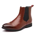 Detailansicht der braunen Chelsea-Boots aus Leder für Herren mit spitzer Zehenpartie - 38 / Rot