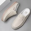 Mules de cuero beige para hombre con acabado texturizado y suela de goma antideslizante - 38 / Blanco Roto