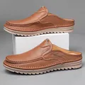 Mocasines destalonados clásicos de cuero marrón con un cómodo diseño mule para hombre - 38 / Marrón
