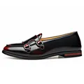 Mocasines elegantes de hombre estilo británico con doble hebilla y detalles en rojo - 38 / Rojo