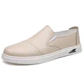 Mocasines de cuero genuino para hombre en color beige con suela blanca flexible - 38 / Blanco Roto