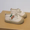 Scarpine in rete beige per neonata con ricamo ciliegia e bordo in pizzo - 18 / Kaki
