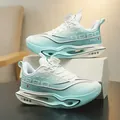 Boys' professional running shoes in teal and white gradient with rotary lacing - 31 / Glacier