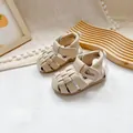 Preen Baby Lauflernschuhe aus beigem Leder mit Klettverschluss und geschlossener Zehenkappe - Größe 13.0 / Innenlänge ca. 13cm / Beige
