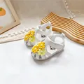 Weiße Preen Baby-Lauflernsandalen aus Leder mit gelbem Blumendekor und Klettverschluss - Größe 13.0 / Innenlänge ca. 13cm / Weiße Blume Stil