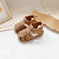 Braune geschlossene Leder-Kindersandalen mit gewebten Riemen und praktischem Klettverschluss - 14.0 / Braun