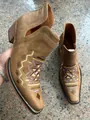 Bottines Chelsea marron avec broderie ethnique et talon en bois - Beige