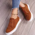 Γυναικεία καφέ sneakers από σουέτ με παχιά σόλα και λεπτομέρειες brogue - Καφέ