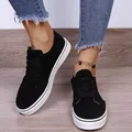 Μαύρα casual γυναικεία sneakers με πλατφόρμα, κορδόνια και μαλακό σουέτ επάνω μέρος - Μαύρο