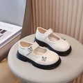 Scarpe Mary Jane bambina color crema con decoro a farfalla e suola spessa nera - Beige