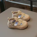 Sandalias de verano beige para bebés con punta cerrada y suela blanda antideslizante - Caqui