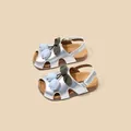 Silver metallic girl's tulip sandals with soft non-slip sole and cute floral detail decoration - 29 (Inner Length 18.5cm) / Silver