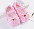Detailansicht rosa Baby Mädchen Prinzessinnenschuhe mit Schleifen und Strasssteinen. - Größe 12 Innenlänge 11CM / Großer Schleifen-Stil / Rosa