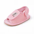 Detailansicht der rosa atmungsaktiven Baby-Lauflernsandale aus Mesh für Kleinkinder 0-1 Jahr - Rosa