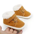 Braune Baby-Winterstiefel mit Kunstfellfutter und Klettverschluss, Größenvergleich - Braun