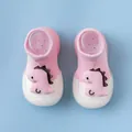 Detailansicht der rosa Baby-Söckchenschuhe mit niedlichem Cartoon-Dinosaurier-Design - Rosa Farblockierung (Seepferdchen)