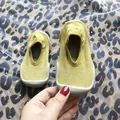 Gelbe atmungsaktive Strick-Lauflernschuhe mit weicher rutschfester Gummisohle für Kleinkinder - Größe 18/19 (Innenlänge 11,5 cm) / Gelber Goldfaden