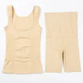 Detailansicht des beigen Shapewear-Sets bestehend aus U-Ausschnitt-Weste und hoher Hose. - 3XL / Top And Bottom (896 Boyshorts-Stil) / Hautfarben