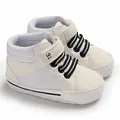Detailansicht cremefarbene Baby-Lauflernschuhe mit weicher Sohle. - Innenlänge 11cm / Weiß
