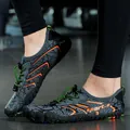 Scarpe da scoglio antiscivolo grigie e arancioni per coppie, ideali per lo snorkeling e surf - 35 / Scarpe da scoglio a cinque dita (0999) / Grigio