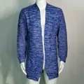 Cárdigan largo de punto para hombre en azul y blanco jaspeado con manga larga - M / Tops / Azul marino
