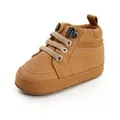 Vue détaillée de chaussures de marche pour bébé marron avec semelle souple et lacets - Marron