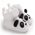 Primo piano di scarpine bianche da neonato con design a panda e suola morbida per inverno - 11cm / Panda (B220L) / Bianco