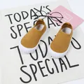 Gelbe atmungsaktive Fly-Knit-Sneaker für Kinder mit weichen weißen Sohlen - Erdgelb