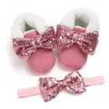 Niedliche rosa Babyschuhe mit Paillettenschleifen und passendes elastisches Stirnband Set - 11cm / Set / Dunkelrosa