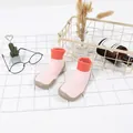 Rutschfeste Kleinkinder-Bodensocken mit weichen Gummisohlen und rosa Strick-Design - Hellrosa