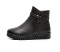 Bequeme dunkelbraune flache Stiefeletten für Damen mit dekorativem Anhänger-Detail - Braun