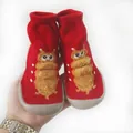 Scarpe a calzino rosse per neonati con bruco di peluche e suola in gomma morbida - Bruco Rosso