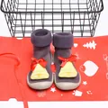 Zapatos de bebé con tema navideño, peluche cálido, campana amarilla y lazo rojo - Talla 20/21 (Longitud interior 12,5 cm) / Estilo Campana / Púrpura