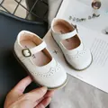 Classic white leather Mary Jane shoes for girls with elegant brogue detailing - 21 / Mary Jane Buckle Strap Shoes (V181) / White