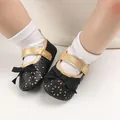 Elegante schwarze Baby Mädchen Prinzessin Schuhe mit lasergeschnittenem Blumenmuster und Gold - Schwarz