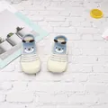 Detalle de zapatos tipo calcetín de malla transpirable para bebé con diseño de oso - Talla 18/19 (Longitud Interior 11.5cm) / Amarillo Azul Dibujos Animados (Seda de Hielo)