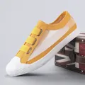Atmungsaktive Herren-Slipper aus Mesh in Gelb mit weißer Gummisohle für den Sommer - 38 / Kurkuma