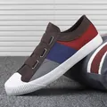 Modische Lässige Canvas-Sneaker für Herren mit Color-Block-Design und weißer Gummisohle - 38 / Kaffeebraun