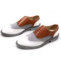 Vue détaillée des chaussures décontractées Brogue tricolores à bout aile pour homme - 40 / Marron Blanc et Gris