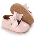 Rosa Lackleder Lauflernschuhe für Baby Mädchen mit großer Schleife und weicher Sohle - 11cm / Rosa
