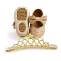 Detailed view of gold PU baby shoes with bow and matching glittery crown headband set - Set (Bra and Panty) / 11cm / Gold