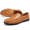 Mocassins décontractés en cuir marron pour hommes avec coutures contrastées et style slip-on. - 38 / Brun Jaune
