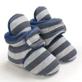 Warme blau-grau gestreifte Babyschuhe mit weichem Fleecefutter und Klettverschluss - Grau Blaue Streifen
